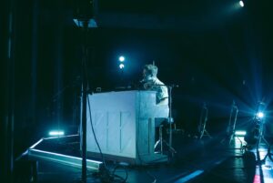 Hunter Hayes Instagram - LA, that was one of the greatest nights of my life. Thank you for staying so late on a week night and bringing the energy for more than 2 hours! // 📸: @matthewalecgold