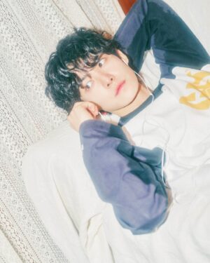 Hur Hyun-jun Instagram - I’m falling harder every time but I don‘t mind

#backseat