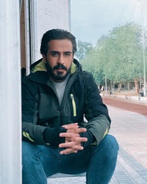 Hussein Hafez Instagram - عافو بنات الدنيا كلها.. الا يزوجوني شذى !!؟؟؟
 شتكولون انتو ؟؟

رأيكم بحلقة اليوم 🔥 ؟ 
#عاصم | #عسل_مسموم 
#حسين_حافظ