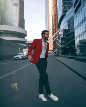 Hussein Hafez Instagram - شلونكم 🫰🏻❤️ مشتاقييين يابه 👋🏻