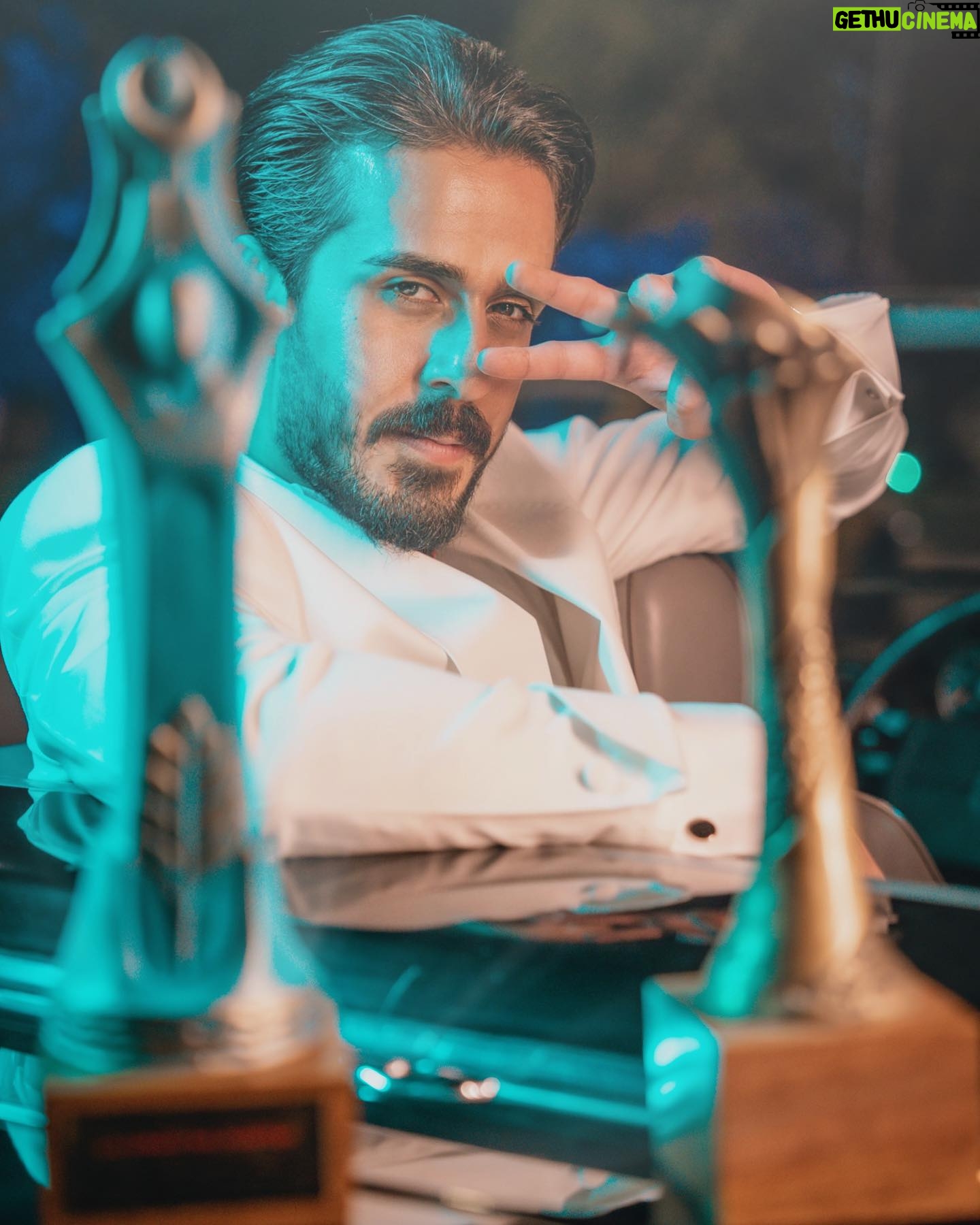 Hussein Hafez - 11.3K Likes - افضل ممثل شاب لموسم 24 للمرة الثانية ع التوالي ⭐️
شكرا للجمهور الي دعمنا ❤️
شكرا لمن منحني الثقة
صانع الابداع الأول الأستاذ @awsalsharqi
الأب والاستاذ @salamarab21
شكرا كبيرة لدعمكم وثقتكم الكبيرة ❤️
@awsstudiosofficial
.
وشكراً كادر #عسل_مسموم جميعاً
.
.outfit by @aqeel.fantasia
Photo by @4u.mk 🔥
.thanks alot @grandsamara.beautycenter @m7mdalamer1
نتمنى ان نلتقي بالأفضل دائماً 🙏🏻❤️
#حسين_حافظ
.
