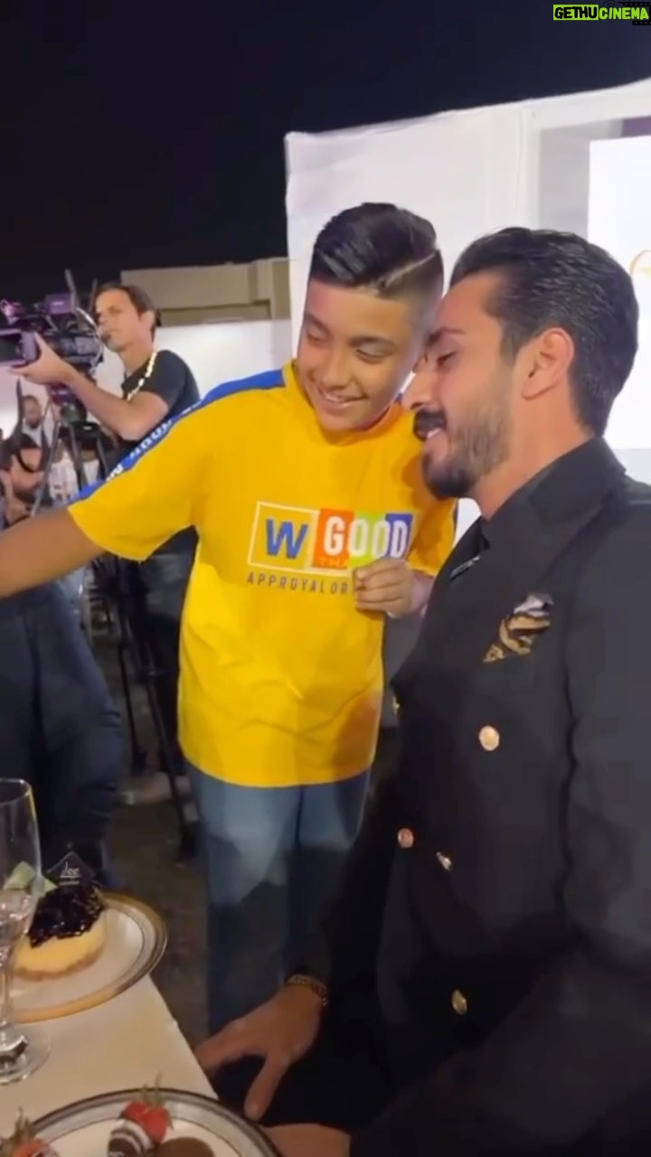 Hussein Hafez - 18.4K Likes - يجيني كم كومنت حسين جمهورك بس اطفال 🤣
اصدق الناس هم الاطفال 😌❤️ واتشرف بكل هذه المحبة لأن تحملني مسؤولية اكبر اقدم الأفضل بالقادم 🦾
#المتمرد#مسلسل_المتمرد #علاء