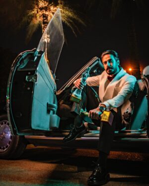 Hussein Hafez Instagram - ‎افضل ممثل شاب لموسم 24 للمرة الثانية ع التوالي ⭐️
‎شكرا للجمهور الي دعمنا ❤️ 
‎شكرا لمن منحني الثقة 
‎صانع الابداع الأول الأستاذ @awsalsharqi 
‎الأب والاستاذ @salamarab21 
‎شكرا كبيرة لدعمكم وثقتكم الكبيرة ❤️
@awsstudiosofficial 
.
‎وشكراً كادر #عسل_مسموم جميعاً 
.

.outfit by @aqeel.fantasia 
Photo by @4u.mk 🔥
.thanks alot @grandsamara.beautycenter @m7mdalamer1 
‎نتمنى ان نلتقي بالأفضل دائماً 🙏🏻❤️ 
‎#حسين_حافظ 
.