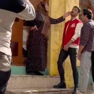 Hussein Hafez Instagram - ابتسام ايدها خفيفه 🤣🤣🤣 من كواليس #المتمرد مع 
الفنانه الكبيرة #بشرى_اسماعيل ❤️
.
.
.

 على mbciraq الساعة 11 مساءاً 
#مسلسل_المتمرد ‏‎ #المتمرد 🥊 #علاء 

‏‎على #mbciraq ومنصة #shahidvip 
.
.
‏@mbciraqtv 
‏@awsstudiosofficial 
‏@shahid.vod 

‏‎#حسين_حافظ_لعيبي #رمضان#رمضان٢٣
‏#mbciraq#mbc#shahid#shahidvip#ramadan#tv#hussenhafed#رمضان_يجمعنا#رمضان_كريم#رمضان#mbc_العراق#mbc_iraq#شاهدvip#شاهد#دراما #علاء