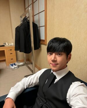 Hwang Chi-yeul Instagram - 기억에 오래 남을 공연☺️ #도쿄 #공연 #감사해요