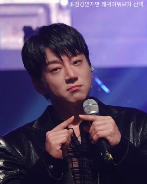 Hwang Chi-yeul Instagram - 멋진 사진 감사해요🥰 #구미콘서트 #사진모음2 #서울말진행 #우리팬님들일잘함