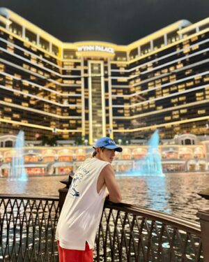Hwang Chi-yeul Instagram - 내 보물들 어디가찌.. #보물찾기 #마카오 #콘서트