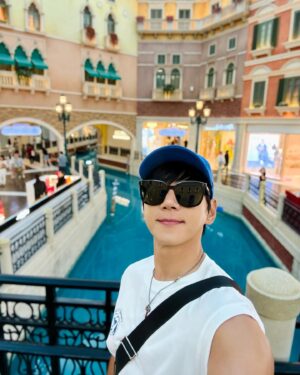 Hwang Chi-yeul Instagram - 내 보물들 어디가찌.. #보물찾기 #마카오 #콘서트