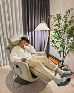 Actor Hwang Chi-yeul HD Instagram Photos and Wallpapers April 2024