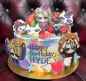 Hyde Instagram - So many people wished me a happy birthday! Thank you so much⭐️

たくさんの方にお誕生日祝ってもらいました！ありがとうございます⭐️

#HYDE
#HYDEBIRTHDAY
#HYDE爆誕祭2024