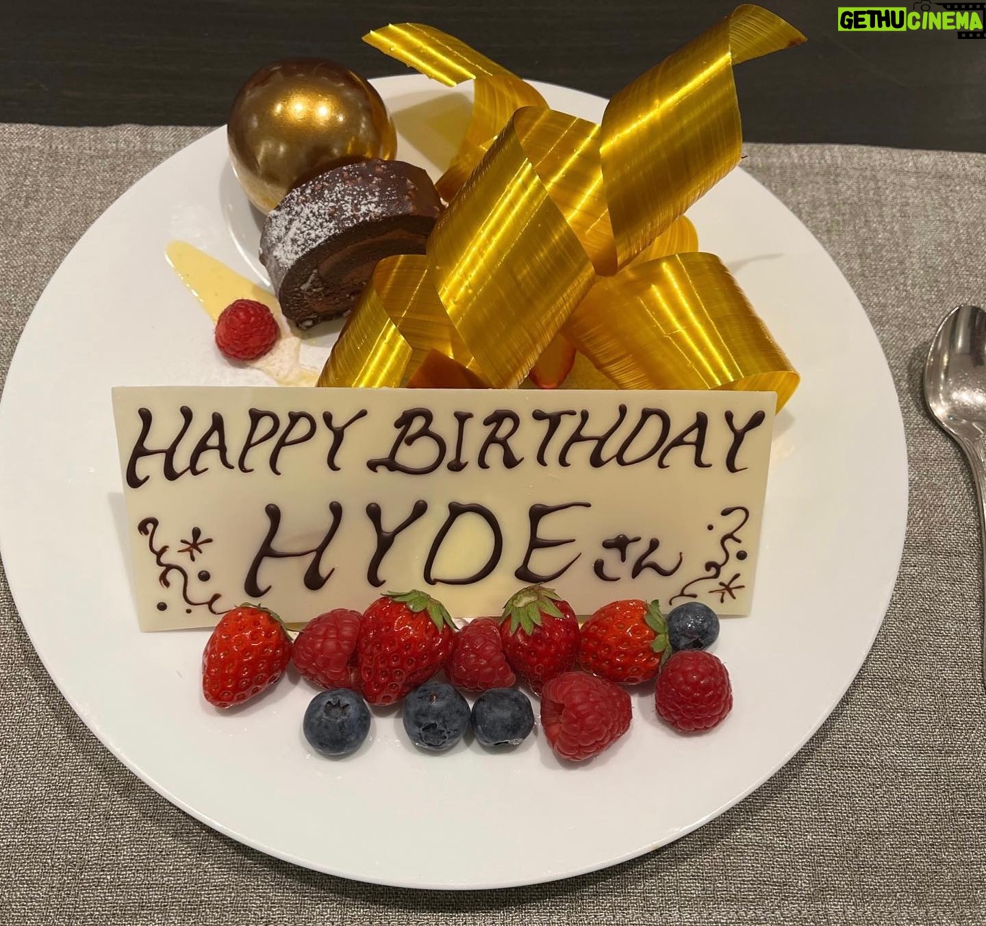 Hyde - 83.3K Likes - So many people wished me a happy birthday! Thank you so much⭐️
たくさんの方にお誕生日祝ってもらいました!ありがとうございます⭐️
#HYDE
#HYDEBIRTHDAY
#HYDE爆誕祭2024