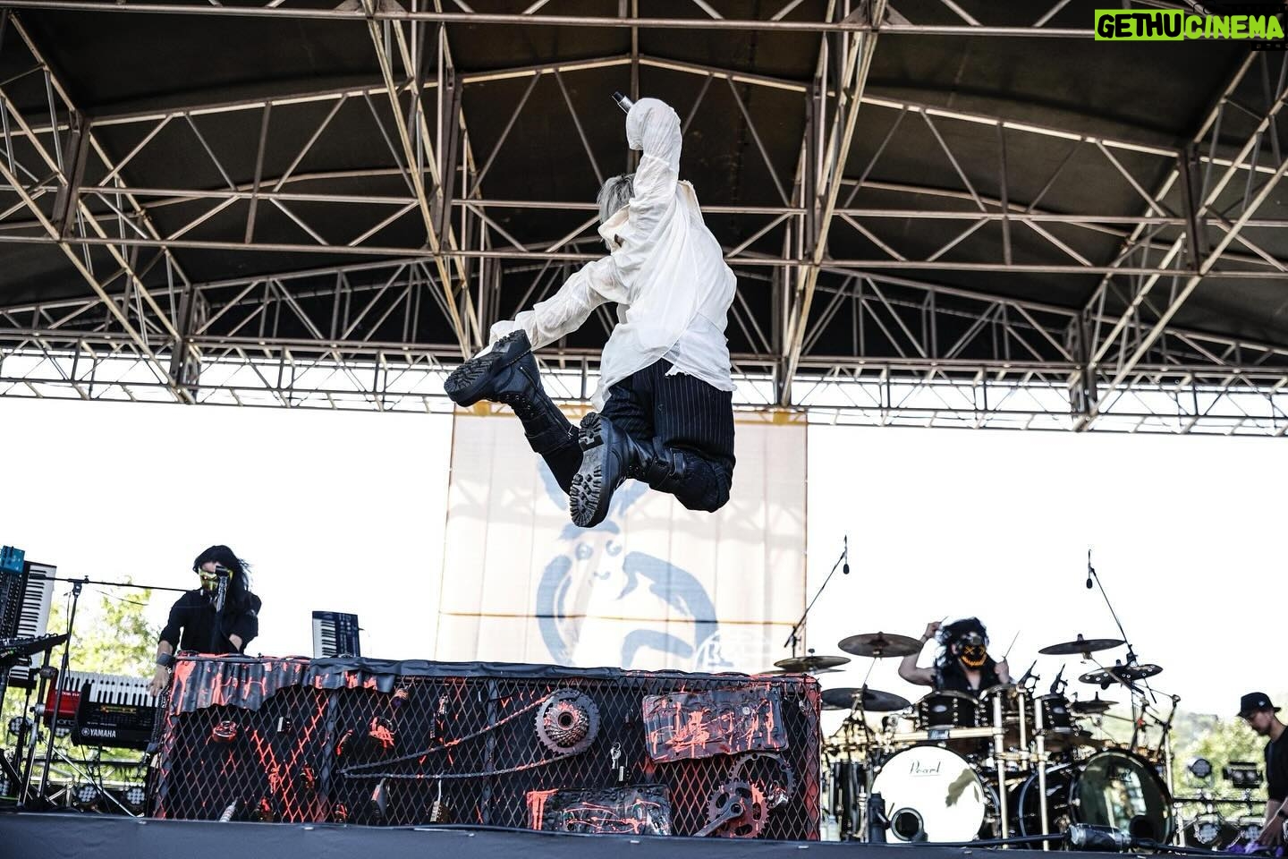 Hyde - 30.1K Likes - Arabaki, let’s play again! Viva La, you’re next!
#HYDE
#ARABAKI
#アラバキ2024
#ビバラ
#HYDEFEST2024
#行くぜARABAKI
#次はビバラ