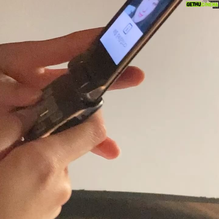 Hyowoo - 1.5K Likes - 매 순간 도전의 연속이던 2022년, 후회 없이 보내구
무슨 일이 있을지 모를 새해! 기대된다 💫
I wish you a year of love for each other! Happy new year 🫶✨