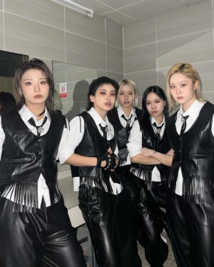 Hyowoo Instagram - _
SGF2 Hook team i love you 🤠🤎🤎
@hook_dancekorea