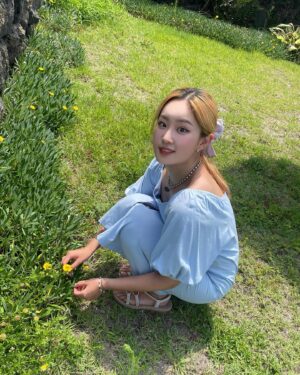 Hyowoo Instagram - 정원에서 셋이 🌿 @aiki_kr @yebonnana