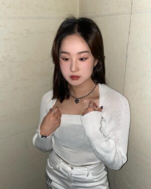 Hyowoo Instagram - 사랑해 모두모두모두
@luvistrue_official