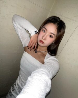 Hyowoo Instagram - 사랑해 모두모두모두
@luvistrue_official