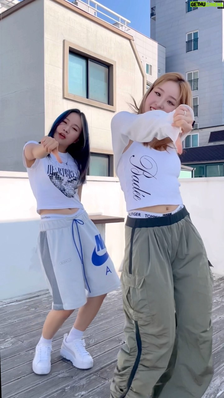 Hyowoo - 3.1K Likes - #우영우댄스챌린지
우 to the 영 to the 우 !!!!!
동 to the 그 to the 라미 !!!!!
애나 딸 기 초 코 얌얌 🍓🍫
@kojooboo @olafoooooo ✨