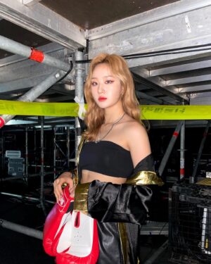 Hyowoo Instagram - _
원 투 원 투 칏 췻!!!! 🥊🤩

#hook #swf #streetwomanfighter