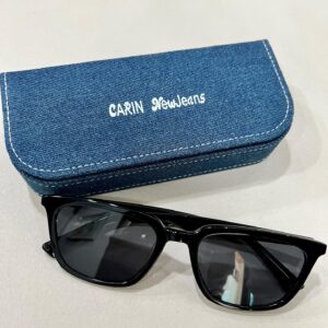 Hyun Woo Instagram - 너무 이쁘잖아😎

#carinnewjeans 
#carin #레트로스타일