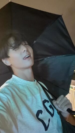 Hyun Woo Instagram - 요즘 근황은요😊