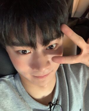 Hyun Woo-seok Instagram - 민재는 선자네로 ㅎㅎ✌🏻
#치얼업