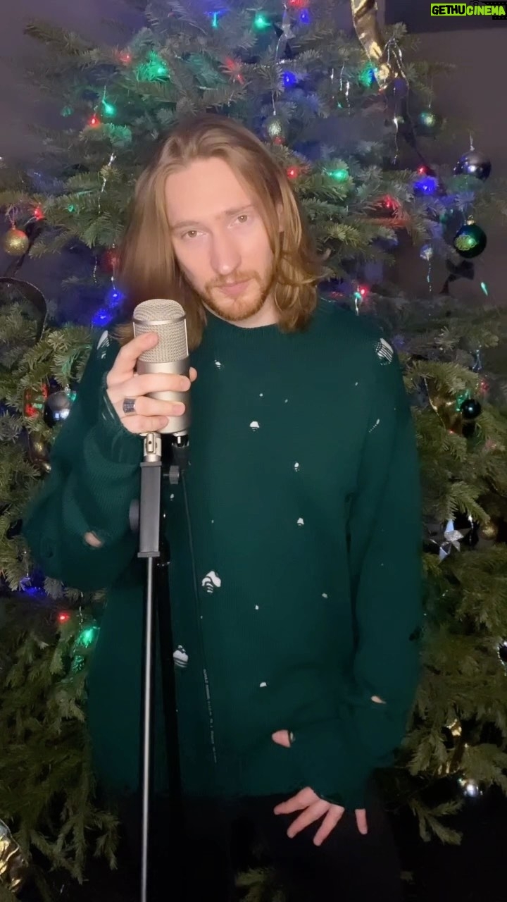 IVAN - 1.6K Likes - Как быстро пролетел год🤯
Друзья, с Наступающим Новым! Будьте полны решимости, смотрите вперед целеустремленно, оставьте всё плохое в этом году, а в новый войдите гордо, твердой поступью. И тогда Дракон вас встретит, как старый друг, я уверен!
P.S. Это я вдохновился круглофтом и решил переделать аранжировку известной песни😅 Стекловата - Новый Год
С Наступающим 🤘🏻🤘🏻🤘🏻