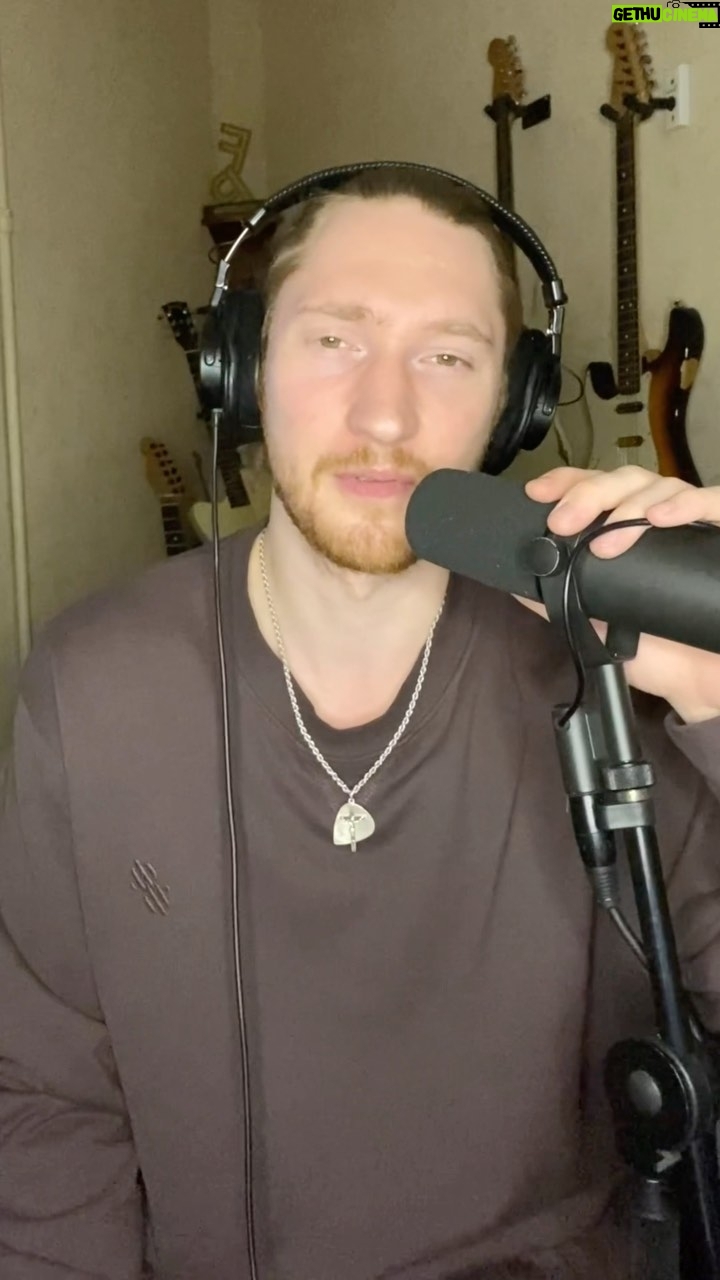 IVAN - 2.1K Likes - Люби меня, люби💔