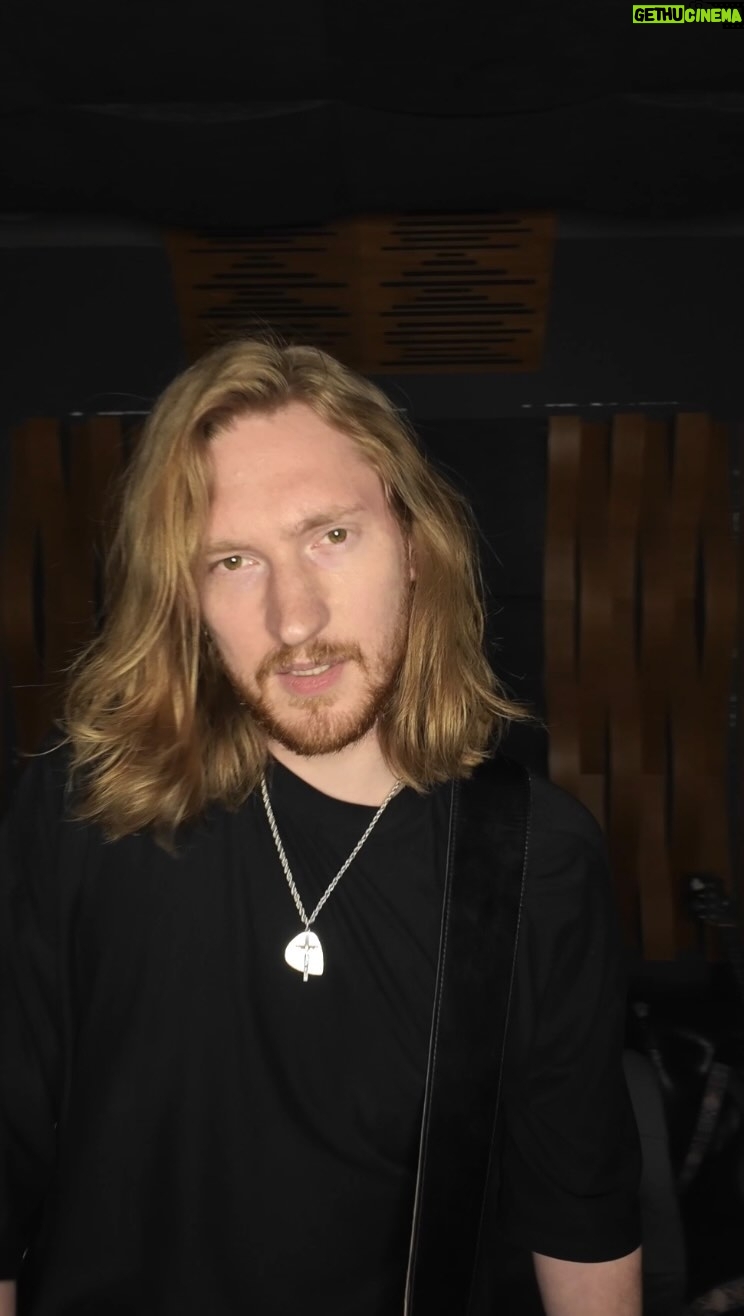 IVAN - 705 Likes - «Медленно» продолжаю кусочки новых песен показывать. Это все не просто так) Возможно, какую-то из них услышите на концерте в Питере 06.07.24