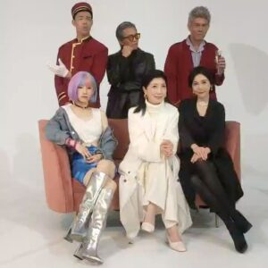 Iain Lu Instagram - 果陀劇場「穿越門中門」，緊張又期待的新挑戰出現了！
-
謝謝梁導給我這個機會，能夠再次回到果陀演出舞台劇，是很棒的學習機會！喜劇方面經驗較少，已經準備好跟前輩們好好學習🫡

究竟穿越門中門，穿越到哪裡去？！進劇場就知道啦！
波波準備好跟大家見面了🥳
-
演出場次

臺北表演藝術中心大劇院
7/26(五) 19:30
7/27(六) 14:30 19:30
7/28(日) 14:30
 
臺南文化中心演藝廳
9/6(五) 19:30
9/7(六) 14:30
 
高雄市文化中心至德堂
9/21(六) 19:30
9/22(日) 14:30
 
臺中國家歌劇院大劇院
9/28(六) 19:30
9/29(日) 14:30

快到OPENTIX購票～