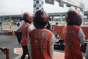 Iain Lu Instagram - 高三2020/5/12跑跑卡丁車手遊上線之後，每天在學校玩10個小時跟瘋子一樣，這次卡丁車項目，除了不需要集氣之外，入彎跟超車的技巧，全部想像成是打手遊！
結論：卡丁車好好玩好好玩，腎上腺素飆到全身發抖😍