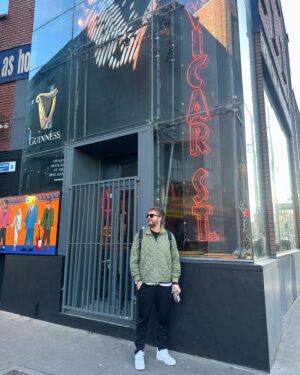 Iain Stirling Instagram - What an amazing Easter weekend. Thanks to everyone who came to the shows. I love you all 🇮🇪