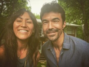 Ian Anthony Dale Instagram - The connection with this gem was instantaneous, almost like reconnecting with a long lost sister…..imagine that. 😉❤️

Thank you @eleanormatsuura for welcoming me into the @amcthewalkingdead universe and immediately making me feel like a part of the show’s family and your own. And thanks to @angelakkang and @amc_tv for the opportunity, and for carving out space in the television landscape for formidable #AAPI characters to represent. 

Meet #TOMI in tomorrow night’s newest episode of #thewalkingdead on #amc or watch now on @amcplus 

#twd #hapa #siblings