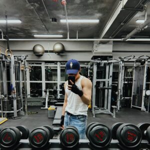 Ian Chan Instagram - -
When you forgot to bring ur gym clothes