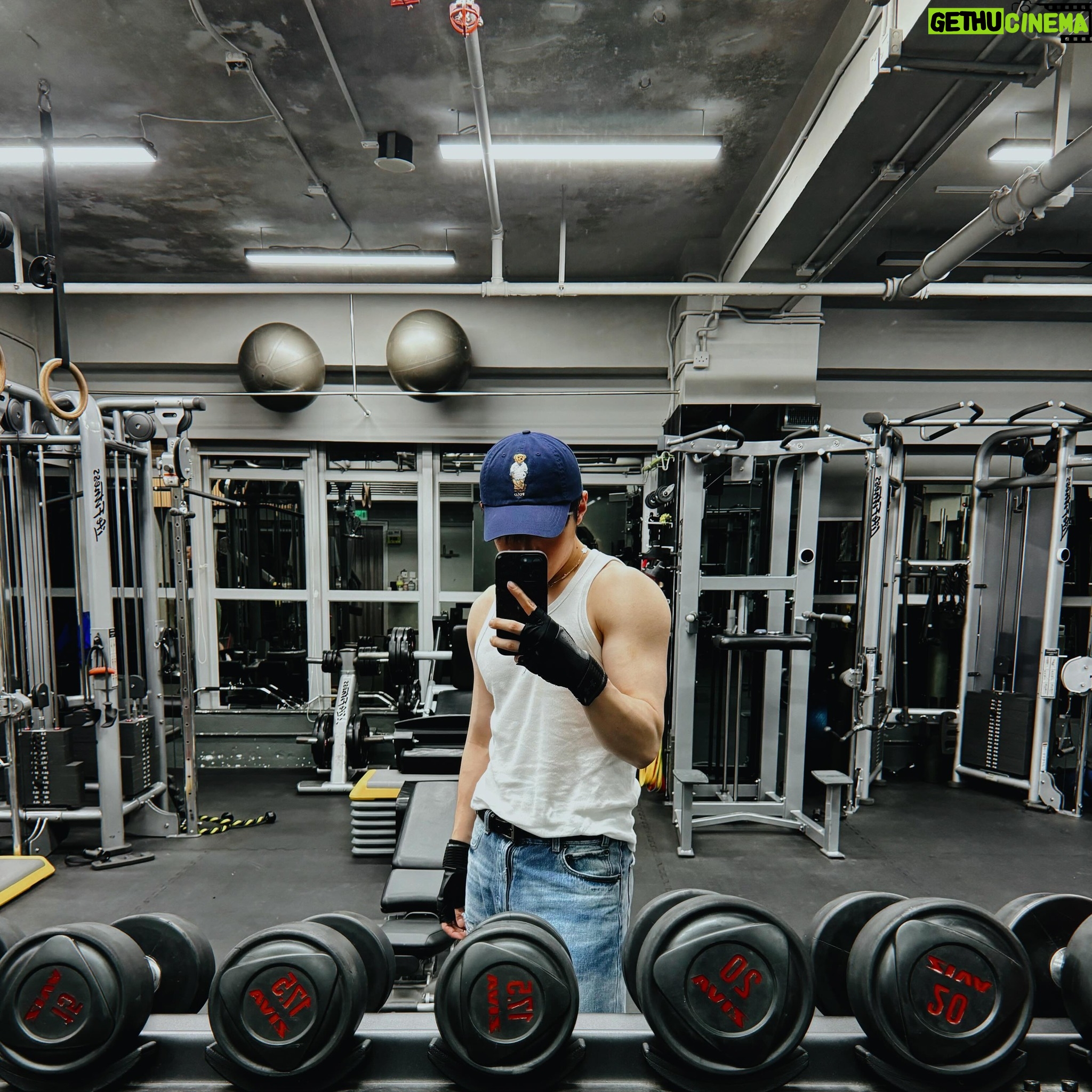 Ian Chan - 39.7K Likes - -
When you forgot to bring ur gym clothes