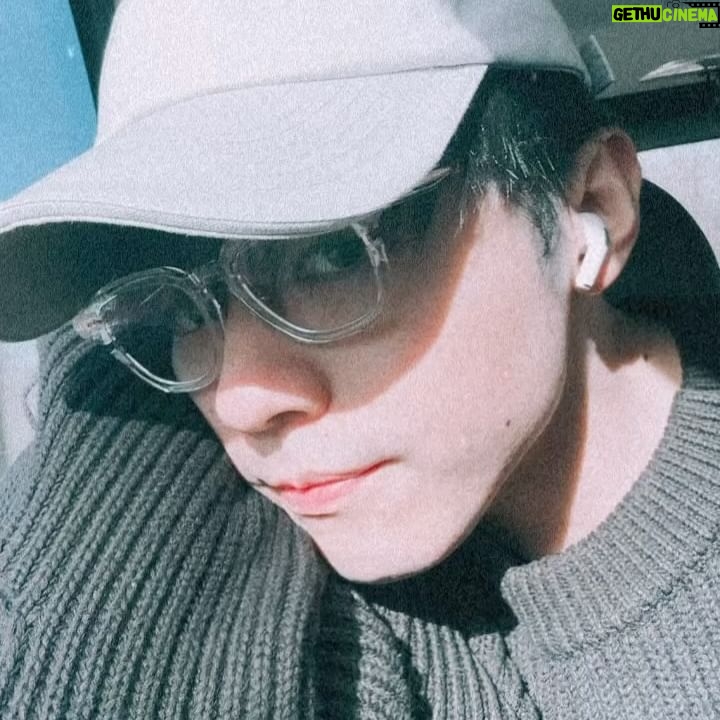 Ian Chan - 40K Likes - -
好耐都無見過陽光普照
然後我發覺我有好多癦 多到可以玩連線
要唔要試下玩