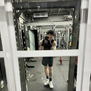 Ian Chan Instagram - -
日常
