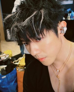 Ian Chan Instagram - -
Backstage
Day 1