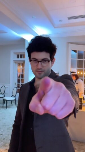 Ian Nelson Instagram - Happy New Year! I wish you all health, joy, and success in 2023!

#fyp #newyear #2023