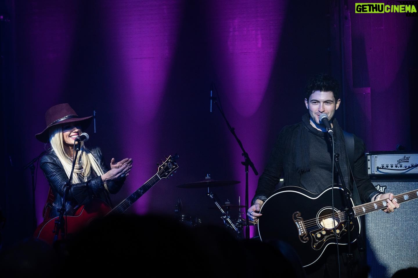 Ian Nelson - 2.9K Likes - It’s an honor and a complete joy getting to work with artists who are the best of the best.
Thank you again @iamorianthi and @dfdproductions for giving me the opportunity to open your show!
📸 @zoesherphotography