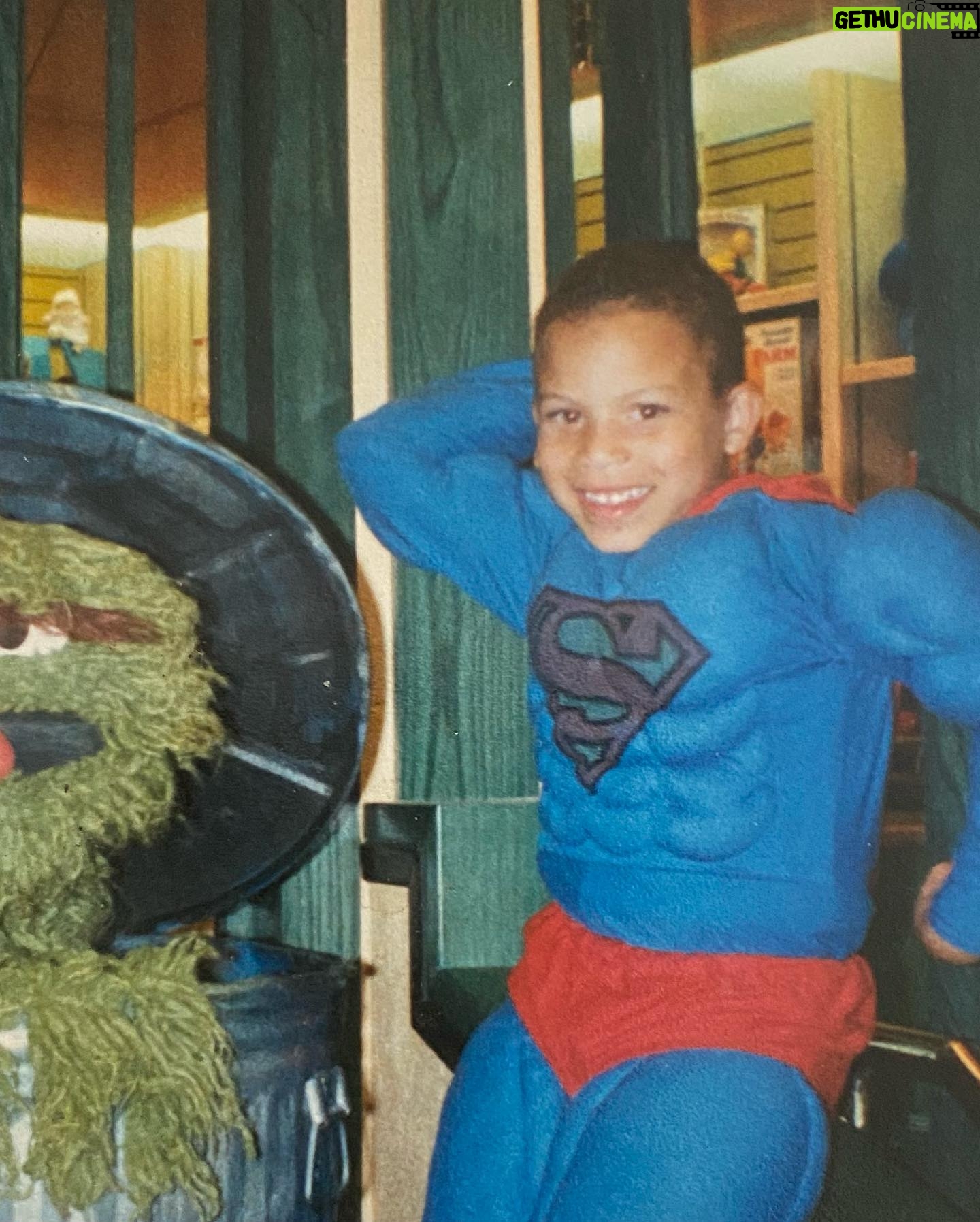 Ian Verdun - 2.3K Likes - Happy Halloween, ya filthy animals. Fun fact, my mom made this costume. #superman #halloween #superhero #costume #capedcrusader #iwasOBSESSEDwiththiscostume #iseriouslydidntwanttotakeitoff #idonthinkitookitoffuntilthelastpossibleminite #icanfly #andyesiwasthisjackedasachild #whathappened #excusemewhileigoworkout #muscle #pumped #youliftbro