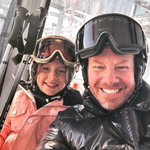 Ian Ziering Instagram - One of my favorite things to do with my kids! Penna skis like she’s training for the Olympics.