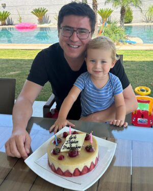 İbrahim Büyükak Instagram - 40’ım çıktı 💙🎂👶