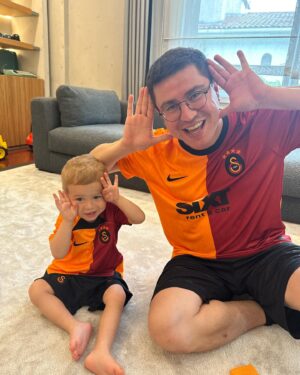 İbrahim Büyükak Instagram - Şampiyonluk hatırası 💛❤️