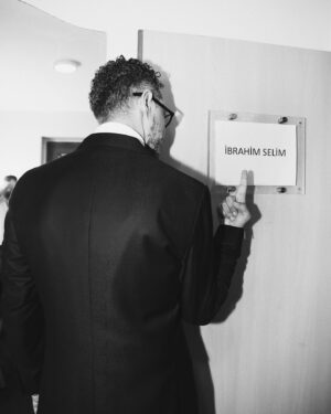 İbrahim Selim Instagram - Dün güzel bir gün yaşadık, yaklaşık dört bin kişi karşımızda çok daha fazlası da ekran başında, hepberaber harika bir anımız oldu. Emeği geçen tüm arkadaşlarıma ve İbb Başkanı Sn Ekrem İmamoğlu’na çok teşekkür ederim…
Beraber nice anılara…
📸: @burcumbaygut