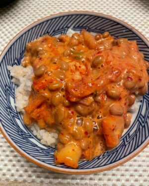 Ichikawa Ebizo XI Instagram - *
The thing I’m crazy about these days is natto (fermented soybeans) and kimchi (Korean pickles)‼️
I eat about three helpings of this and feel happiness💕
Really so delicious…

My kids will be coming tomorrow to see the “Sendai-hagi,” so we’ve made promise to go out to dinner after the stage-✨

現在ハマってるのが
納豆キムチです‼️

これを3杯くらい頂き
幸せを感じます💕

本当に美味しい、、

明日は二人が先代萩見に来るので
終わったらご飯にいこうねーと、
約束しました✨

#市川團十郎白猿 #市川海老蔵 #海老蔵 #市川新之助 #成田屋 #歌舞伎 #歌舞伎座 #和 #舞台 #三千世界 #ABKAI #ABMORI #ebizoichikawa #ebizo #kabuki #thunderparty #theater #theaterarts #actor #kabukiactor #japan #classic #traditionaljapan #japaneseculture
#japan_og_insta #performingarts