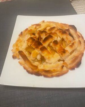 Ichikawa Ebizo XI Instagram - *
Apple pie handmade by Reika‼️
She spent half a day, to make it😊💕✨

麗禾作アップルパイ‼️

半日かけて、
作ってた😊💕✨

#市川團十郎白猿 #市川海老蔵 #海老蔵 
#市川新之助 #成田屋 #歌舞伎 #成長記録 #子育てぐらむ #子供のいる暮らし #子どものいる暮らし #子育て日記 #三千世界 #children #childphotography #daughter #son #ABKAI #ABMORI #ebizoichikawa #ebizo #kabuki #thunderparty #theater #theaterarts #actor #japan #classic