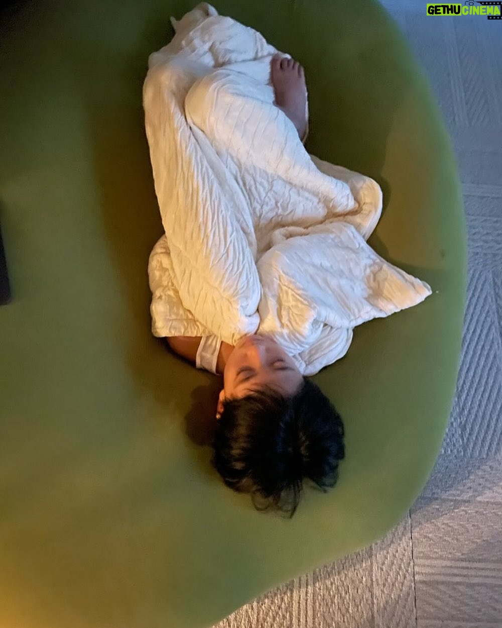 Ichikawa Ebizo XI - 9.7K Likes - *
I’m home
Thought the room is pretty dark and then oh I see, he’s asleep.
😊💕💕💕
ただいま
くらーい
と思ったら
ねとる。
😊💕💕💕
#市川團十郎白猿 #市川海老蔵 #海老蔵
#市川新之助 #成田屋 #歌舞伎 #成長記録 #子育てぐらむ #子供のいる暮らし #子どものいる暮らし #子育て日記 #三千世界 #children #childphotography #daughter #son #ABKAI #ABMORI #ebizoichikawa #ebizo #kabuki #thunderparty #theater #theaterarts #actor #japan #classic