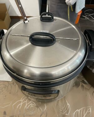 Ichikawa Ebizo XI Instagram - *
Smelling like school cafeteria…
Brings back memories and kinda makes me cry…

学校の給食みたいな、

香り、

なんか
懐かしすぎて

泣けます、、

#市川團十郎白猿 #市川海老蔵 #海老蔵 #市川新之助 #成田屋 #歌舞伎 #歌舞伎座 #和 #舞台 #三千世界 #ABKAI #ABMORI #ebizoichikawa #ebizo #kabuki #thunderparty #theater #theaterarts #actor #kabukiactor #japan #classic #traditionaljapan #japaneseculture
#japan_og_insta #performingarts