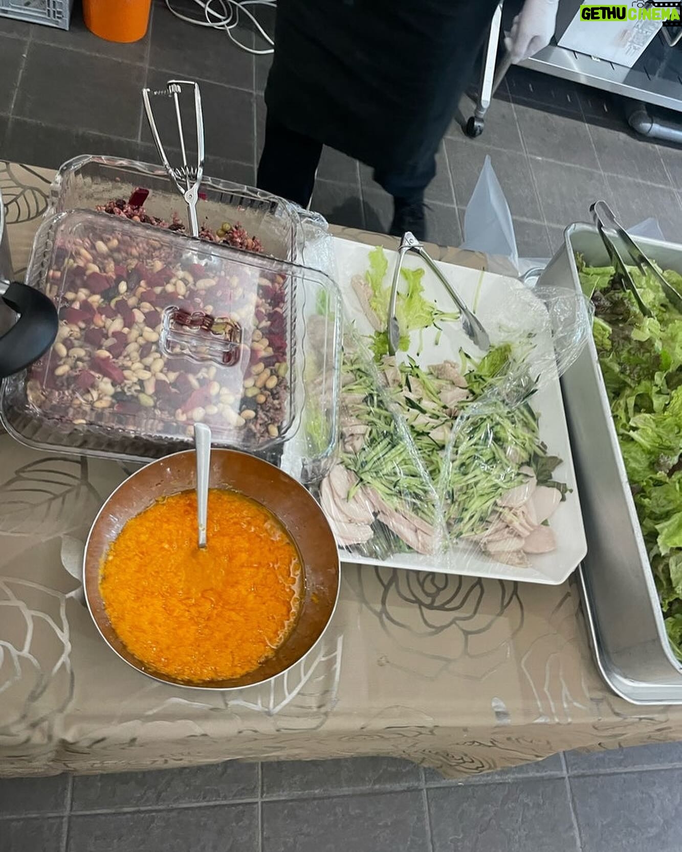 Ichikawa Ebizo XI - 9K Likes - *
Smelling like school cafeteria…
Brings back memories and kinda makes me cry…
学校の給食みたいな、
香り、
なんか
懐かしすぎて
泣けます、、
#市川團十郎白猿 #市川海老蔵 #海老蔵 #市川新之助 #成田屋 #歌舞伎 #歌舞伎座 #和 #舞台 #三千世界 #ABKAI #ABMORI #ebizoichikawa #ebizo #kabuki #thunderparty #theater #theaterarts #actor #kabukiactor #japan #classic #traditionaljapan #japaneseculture
#japan_og_insta #performingarts